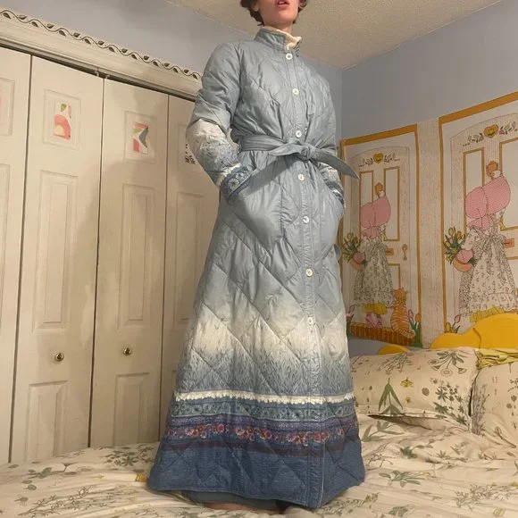 Vintage 70s Goose Downfilled Quilted Pastel blue floor length winter jacket! - Picture 6 of 15